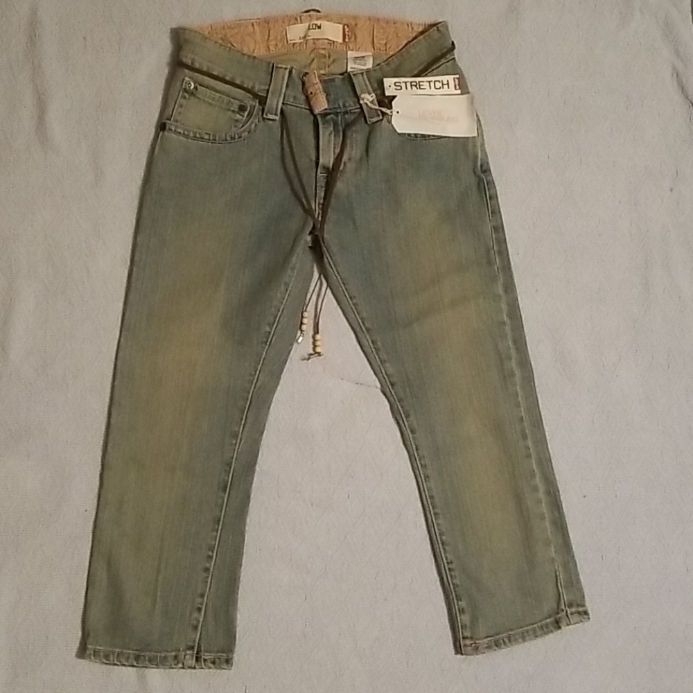 Levi Capris slightly distressed sz 4